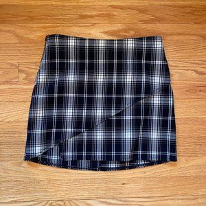 Brandy Melville Black and White Plaid Skirt